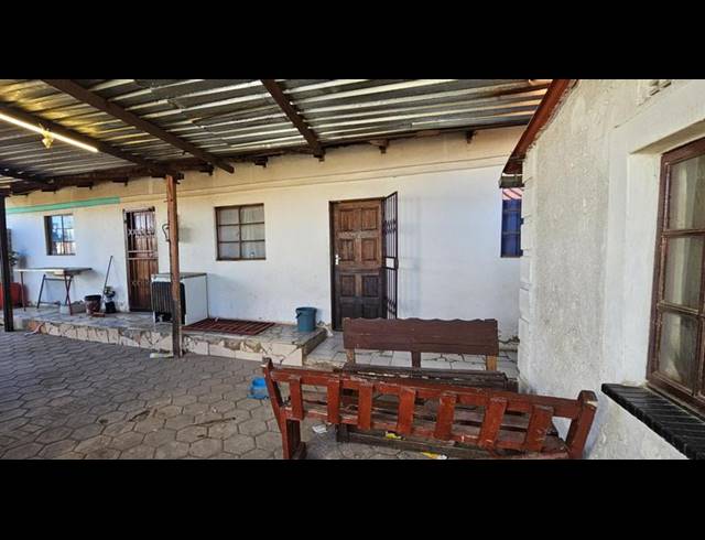 7 BEDROOM HOUSE FOR SALE IN LOTUS GARDENS